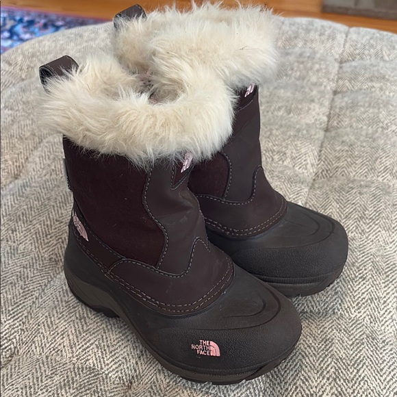 The North Face waterproof boots size 11 - Picture 1 of 9